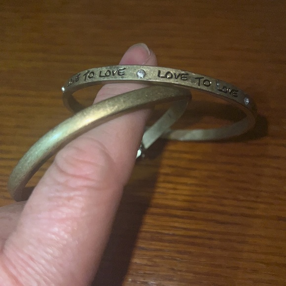 2 Jessica Simpson love to love Bangle bracelet set - Picture 2 of 3